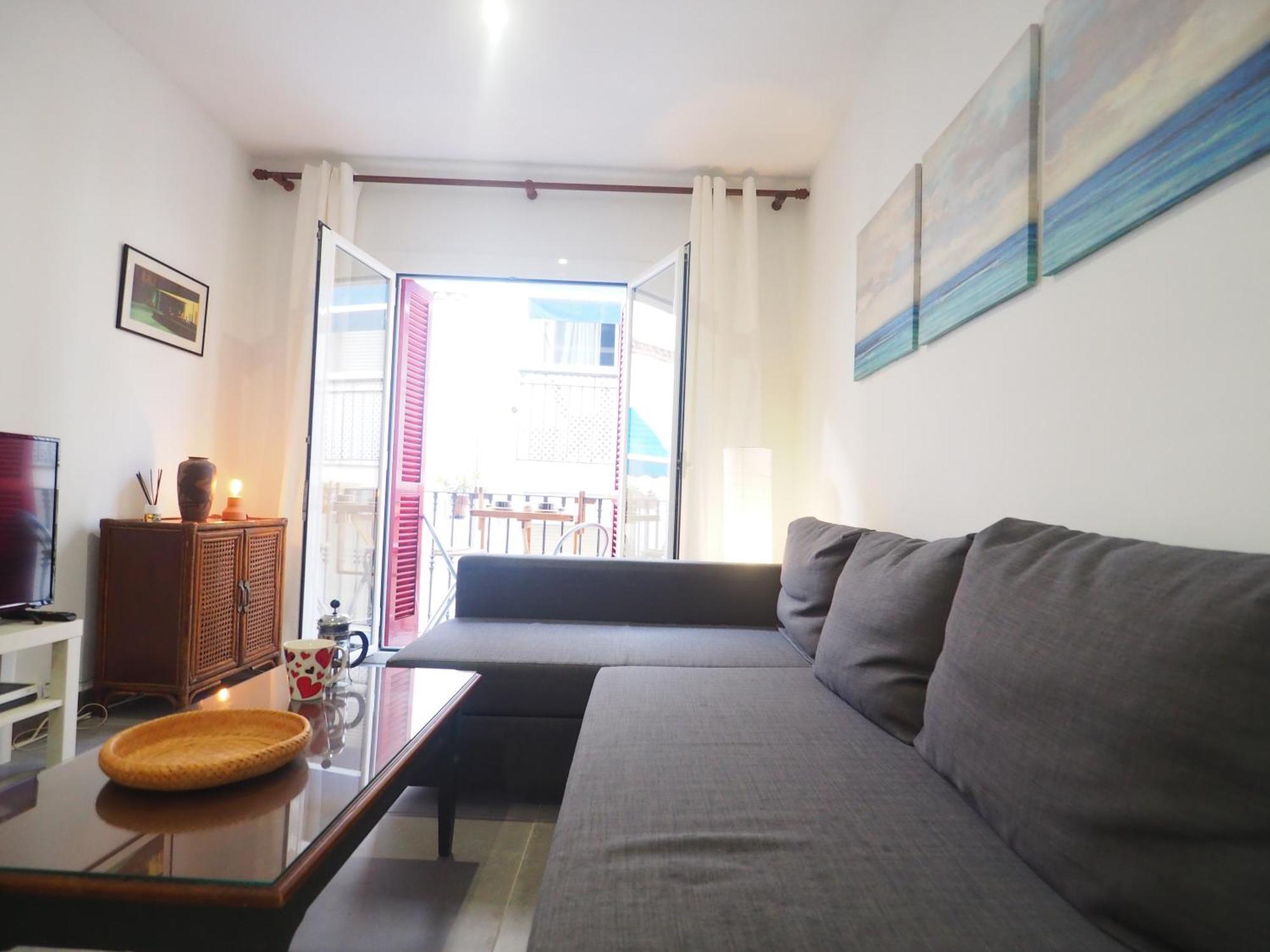 Balcony View Apartment By Hello Homes סיטגס מראה חיצוני תמונה